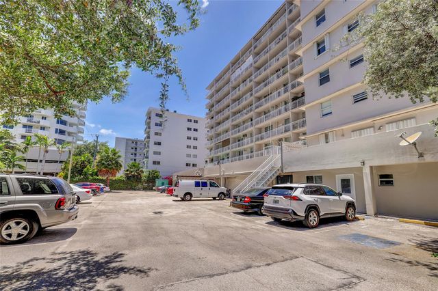 1300 Lincoln Rd D-804, Miami Beach, FL 33139