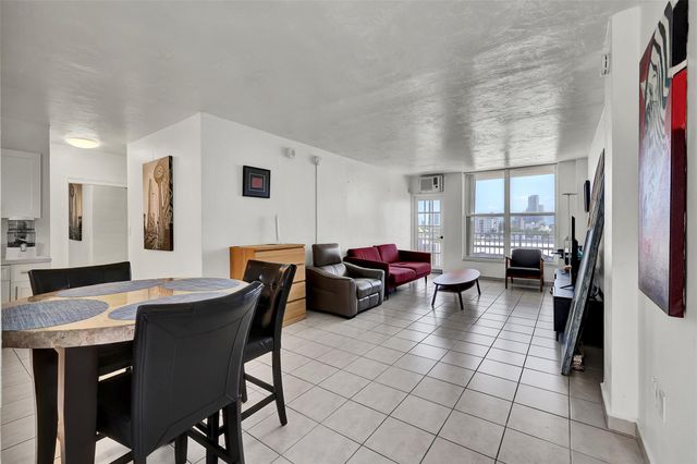 1300 Lincoln Rd D-804, Miami Beach, FL 33139