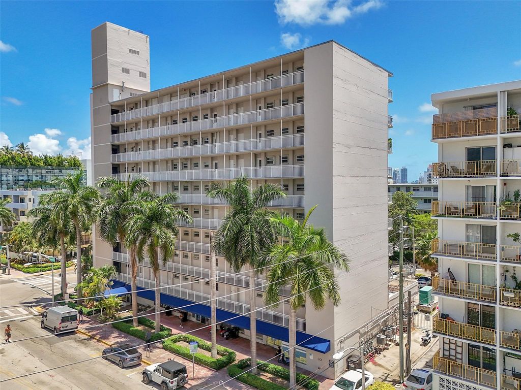 1300 Lincoln Rd D-804, Miami Beach, FL 33139