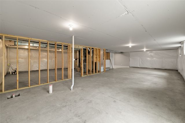 6523 NE George Avenue, Pleasant Hill, IA 50327