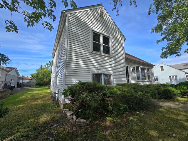 7742 S Oketo Avenue, Bridgeview, IL 60455