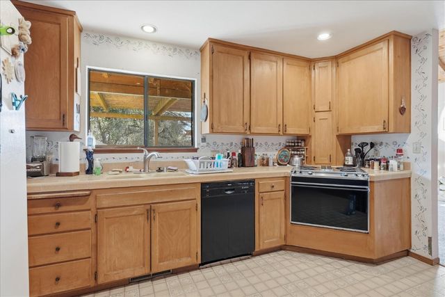 51590 Coyote Ridge Rd, Oakhurst, CA 93644