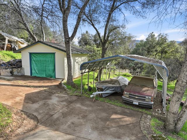 51590 Coyote Ridge Rd, Oakhurst, CA 93644