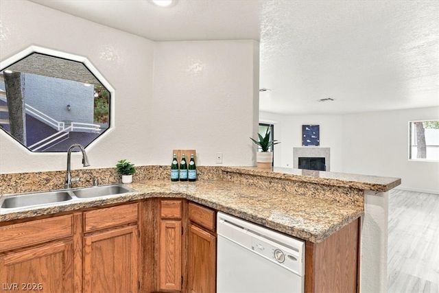 5042 South Rainbow Boulevard 101, Las Vegas, NV 89118