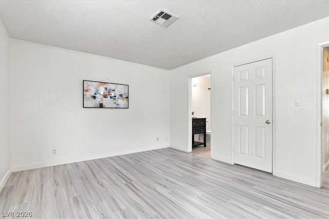5042 South Rainbow Boulevard 101, Las Vegas, NV 89118