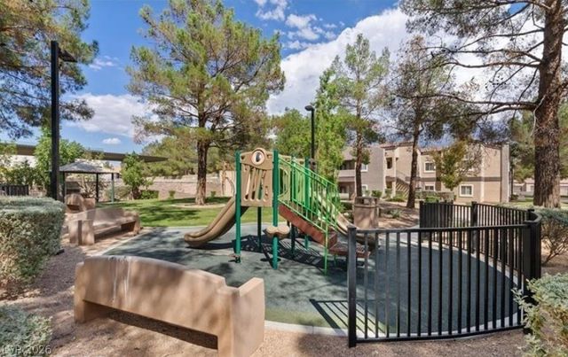 5042 South Rainbow Boulevard 101, Las Vegas, NV 89118