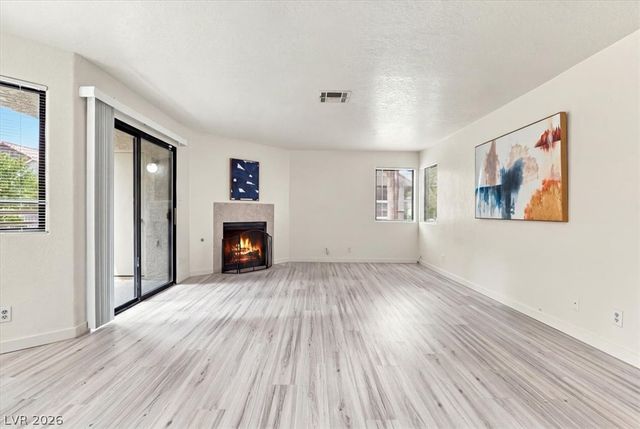 5042 South Rainbow Boulevard 101, Las Vegas, NV 89118