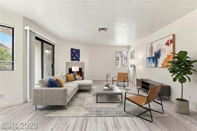 5042 South Rainbow Boulevard 101, Las Vegas, NV 89118