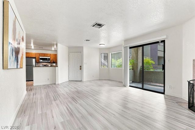 5042 South Rainbow Boulevard 101, Las Vegas, NV 89118