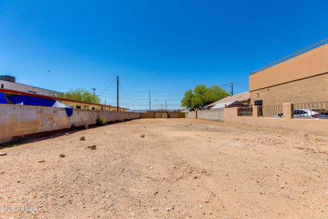 2145 E TAYLOR Street 11, Phoenix, AZ 85006