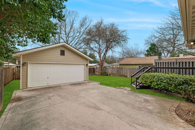 218 Corona, Alamo Heights, TX 78209