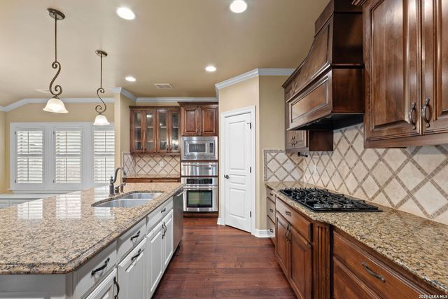 218 Corona, Alamo Heights, TX 78209