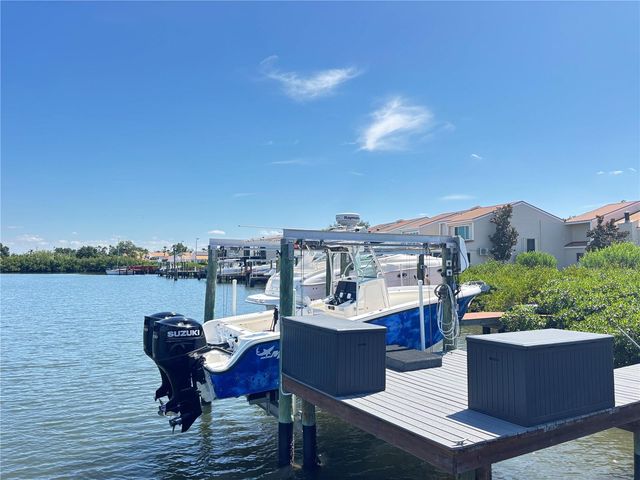 4364 OUTRIGGER LANE, Tampa, FL 33615