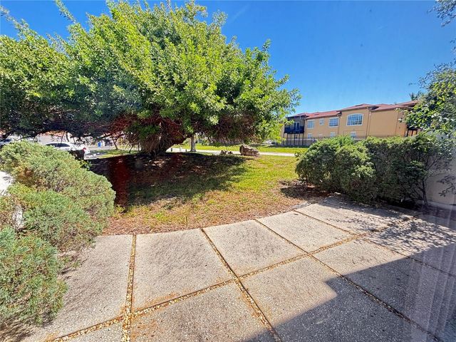 4364 OUTRIGGER LANE, Tampa, FL 33615