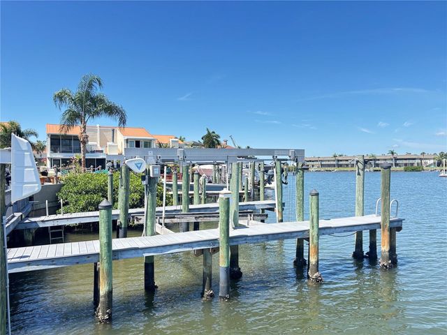 4364 OUTRIGGER LANE, Tampa, FL 33615