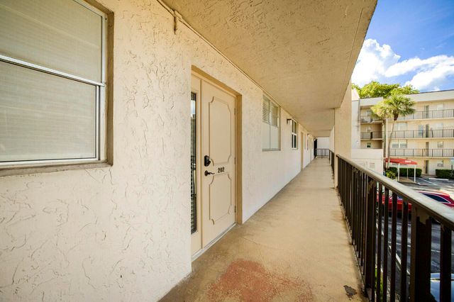 2541 Aragon Boulevard 202, Sunrise, FL 33322