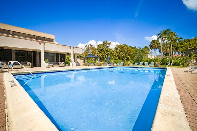 2541 Aragon Boulevard 202, Sunrise, FL 33322