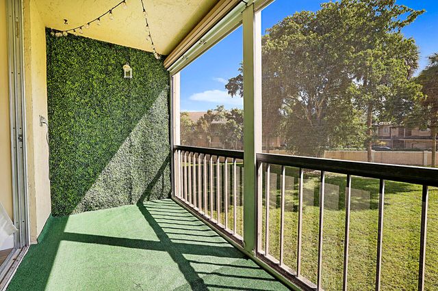 2541 Aragon Boulevard 202, Sunrise, FL 33322