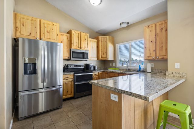 2482 W ADELAIDE DR, Riverton, UT 84065
