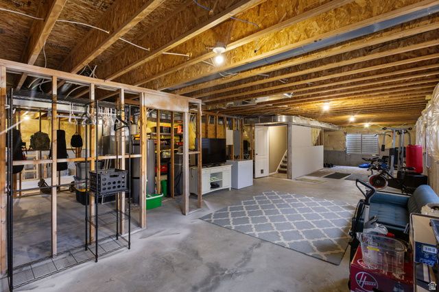 2482 W ADELAIDE DR, Riverton, UT 84065