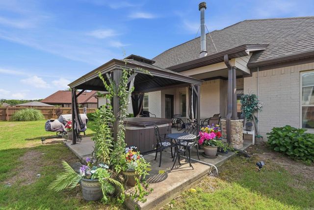 3221 Robbins Drive, Bryant, AR 72022