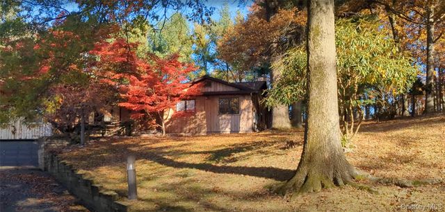 4 Hilltop Place, Monsey, NY 10952