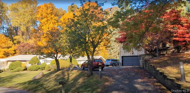 4 Hilltop Place, Monsey, NY 10952