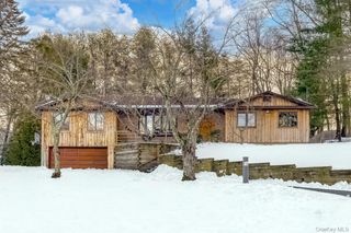 4 Hilltop Place, Monsey, NY 10952