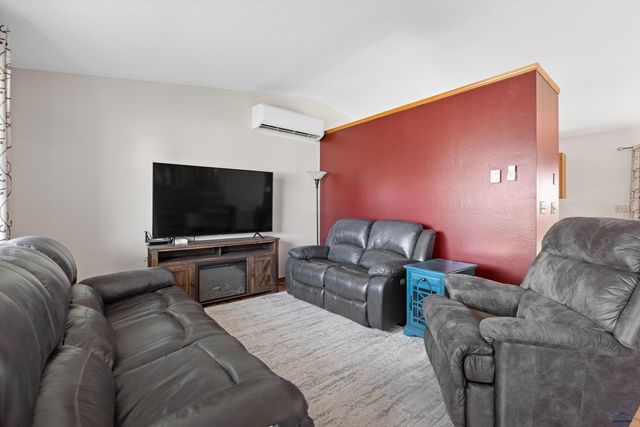 4873 JOHNSTON DR, Rapid City, SD 57703