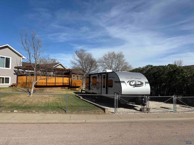 4873 JOHNSTON DR, Rapid City, SD 57703