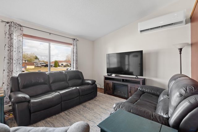 4873 JOHNSTON DR, Rapid City, SD 57703