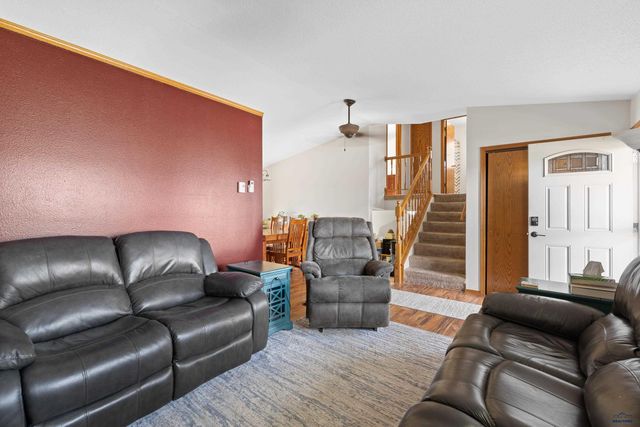 4873 JOHNSTON DR, Rapid City, SD 57703