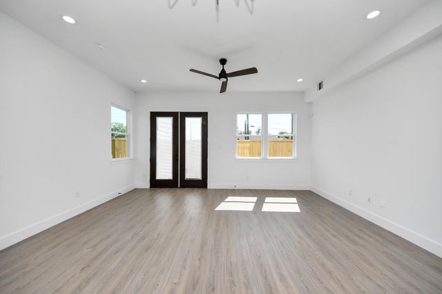 4129 E Toliver Street, Houston, TX 77016