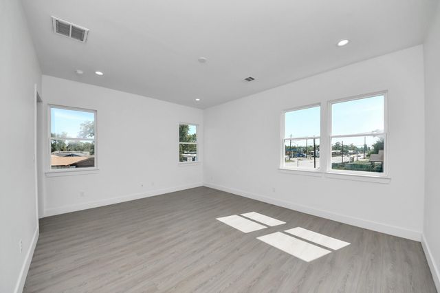 4129 E Toliver Street, Houston, TX 77016