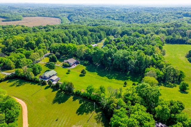 1802 Groveland Ridge Rd, Columbia, TN 38401