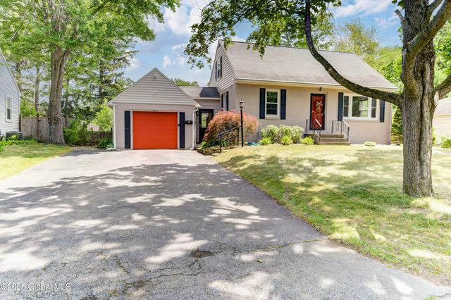 13 Swayze Drive, Colonie, NY 12110