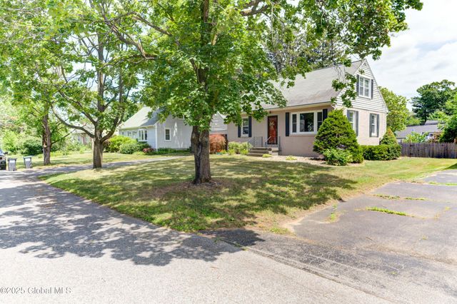 13 Swayze Drive, Colonie, NY 12110