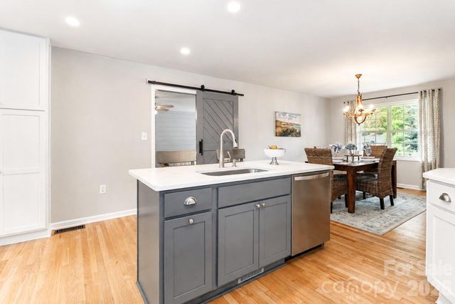 7371 Summit Drive, Denver, NC 28037