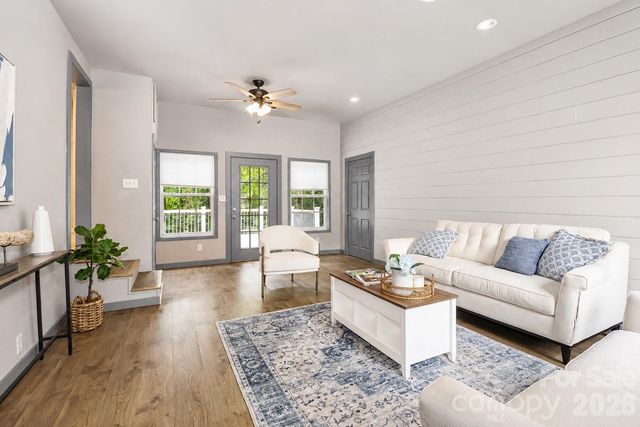 7371 Summit Drive, Denver, NC 28037