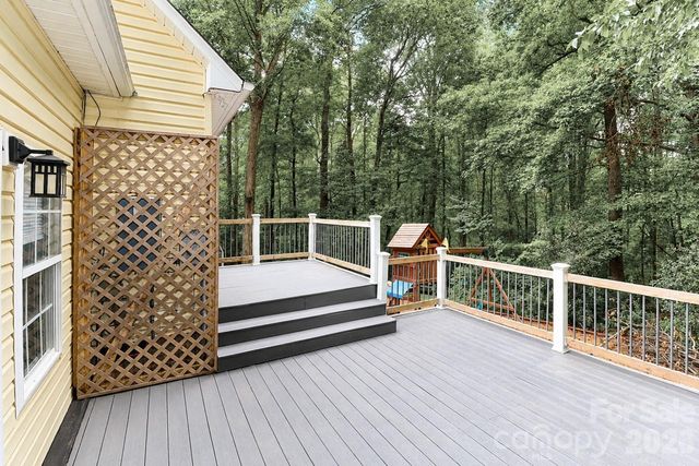 7371 Summit Drive, Denver, NC 28037