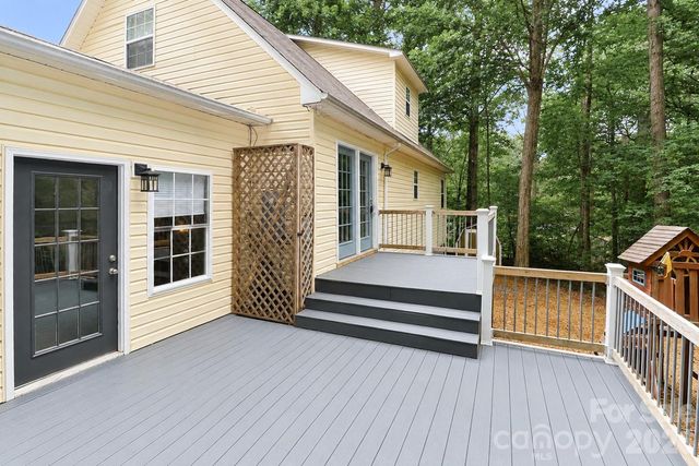 7371 Summit Drive, Denver, NC 28037