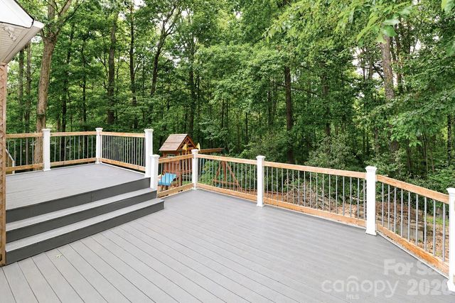 7371 Summit Drive, Denver, NC 28037