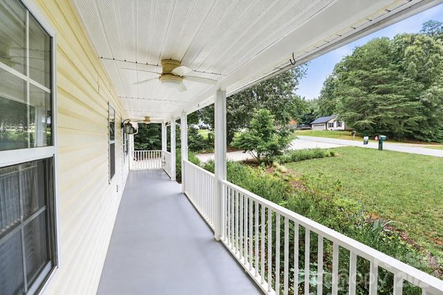 7371 Summit Drive, Denver, NC 28037