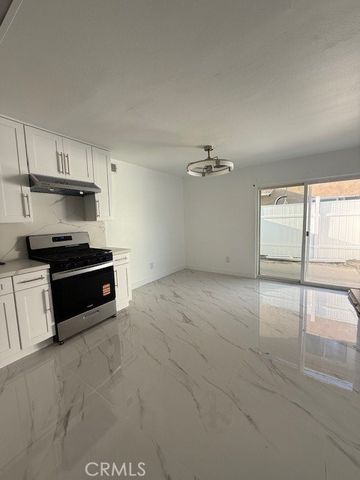 16682 Goldenwest 1, Huntington Beach, CA 92647