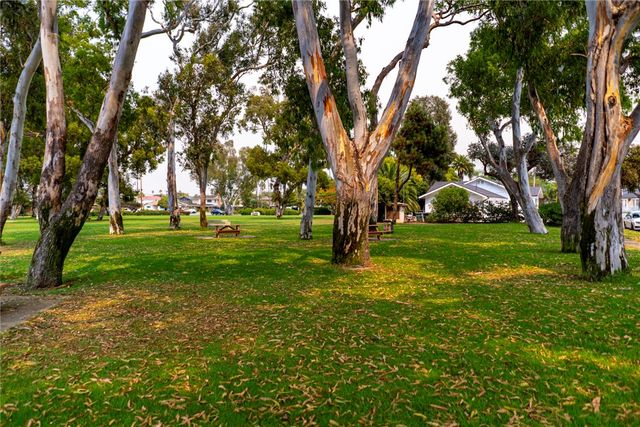 219 Oswego D, Huntington Beach, CA 92648