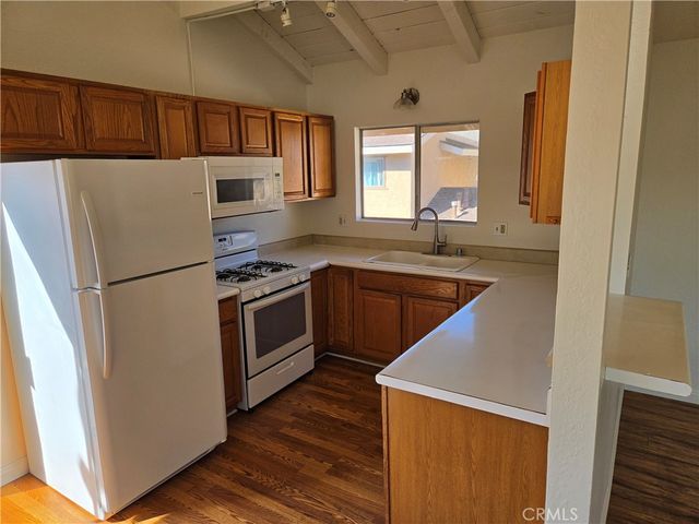 219 Oswego D, Huntington Beach, CA 92648