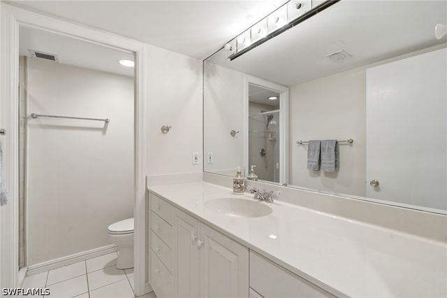 3951 Gulf Shore BLVD N 302, Naples, FL 34103