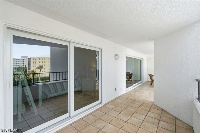 3951 Gulf Shore BLVD N 302, Naples, FL 34103