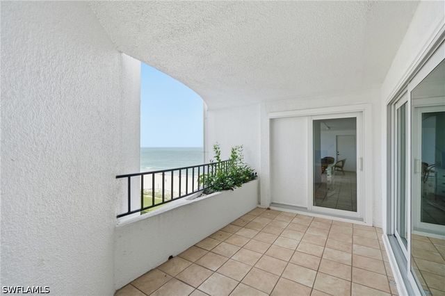 3951 Gulf Shore BLVD N 302, Naples, FL 34103