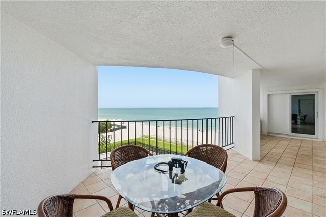 3951 Gulf Shore BLVD N 302, Naples, FL 34103